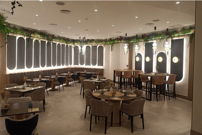 Circuito Spa y Comida o Cena en Hotel ILUNION Les Corts 4* - NATUR Spa (Barcelona)