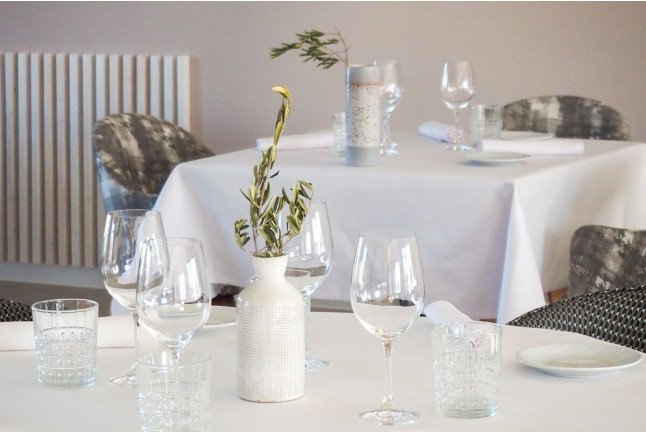 Escapada con Botella de Vino y Opción a Cena Degustación en Villa Suite de Natura Resorts (Casalarreina, La Rioja)