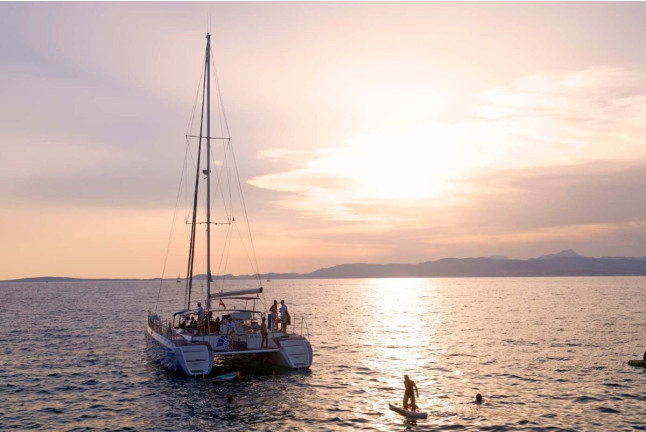Navegación en Catamarán para ver la Puesta de Sol con Baño y Cena (Mallorca) 