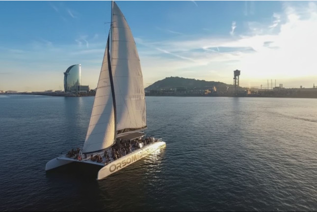 Navegación en Crucero con Música Jazz & Chill Out (Barcelona)