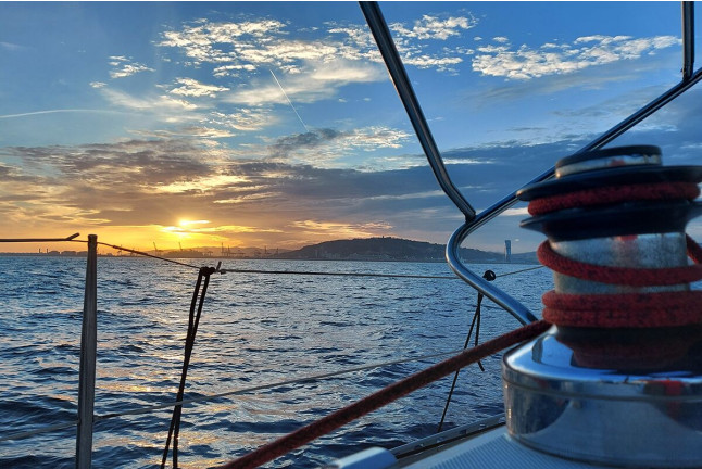 Puesta de Sol en Velero Compartido (Barcelona)