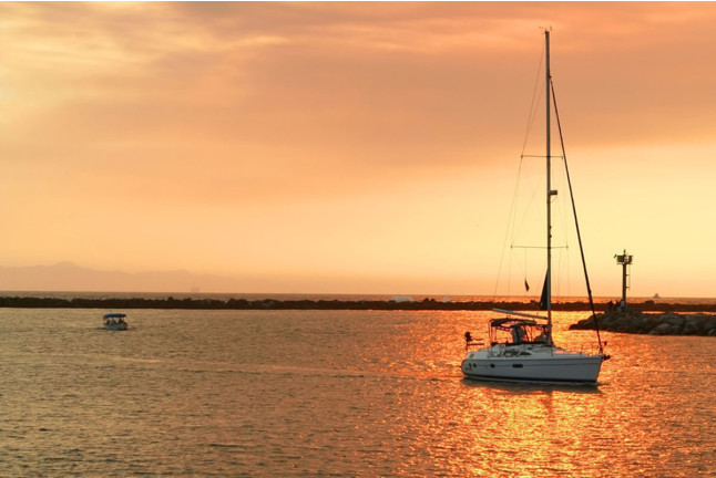 Noche en Velero en Port Ginesta (Castelldefels, Barcelona)