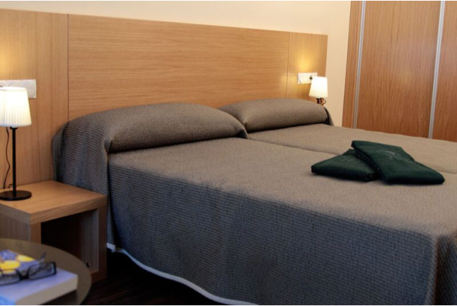 Escapada Romántica con Circuito Spa "Aguas saludables" y Cena para dos en Balneario de Lanjarón 4* (Lanjarón, Granada)