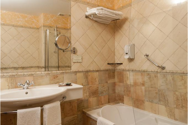 Noche Romántica: Escapada Relax con Spa en Hotel Comendador 4* (Toledo)