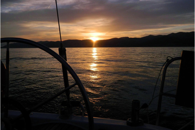 Noche en Velero y Paseo para ver la Puesta de Sol (Castelldefels, Barcelona)