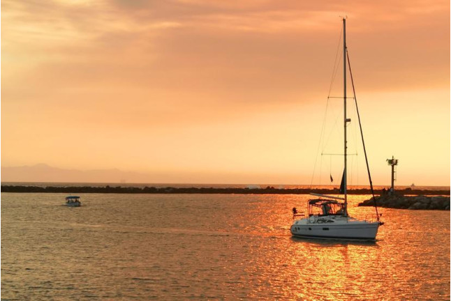 Noche en Velero y Paseo para ver la Puesta de Sol (Castelldefels, Barcelona)