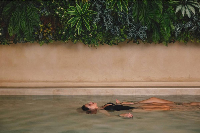 Experiencia Oasis Masaje: Masaje y Piscina de Sales de Epsom en Oasis Spa Sevilla (Sevilla)