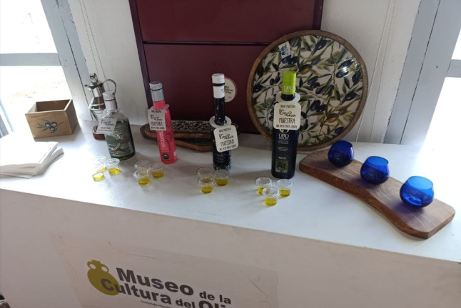 Oleoturismo ‘Hacienda La Laguna’: Entrada y Visita al Museo y Taller de Iniciación a la Cata de Aceites para dos (Puente del Obispo, Jaén)