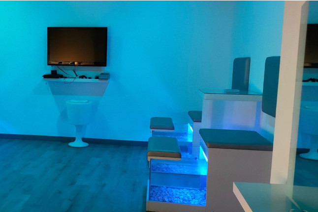 Pack Mimo y Relax: Masaje Corporal con Aromaterapia, Pedicura, Cóctel y Macaron en Las Termas de Ruham (Alcorcón, Madrid)