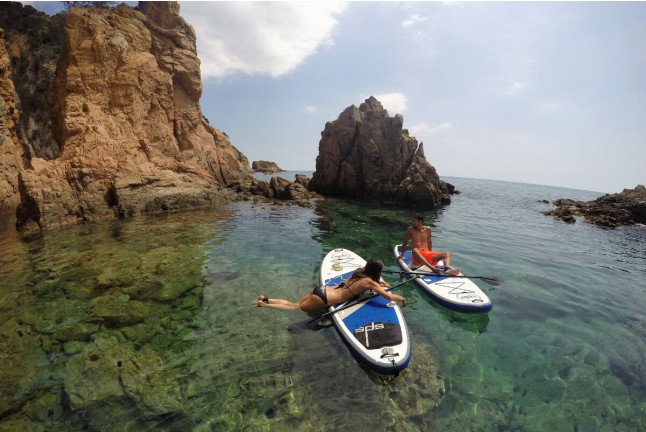Tour en Paddle Surf por las Cuevas de Tossa de Mar (Girona)