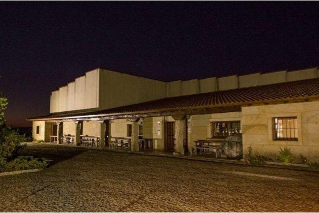 Circuito Termal Palacio del Agua con Comida en Balneario de Mondariz y Visita a Bodegas Señorío de Rubiós con Cata para dos (Pontevedra)