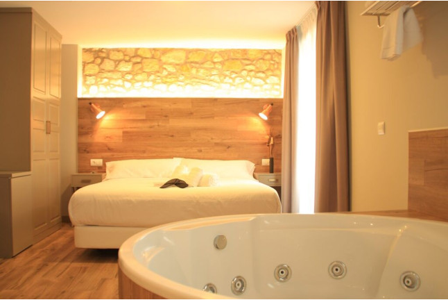 Escapada con Jacuzzi en la Habitación y Desayuno en Hotel Palacio Torre de Galizano 4* (Galizano, Cantabria)