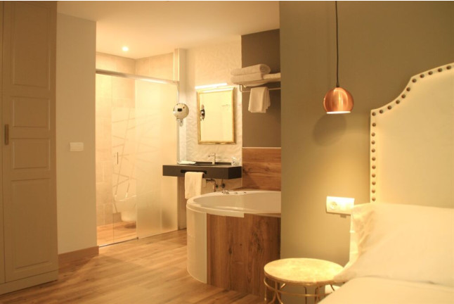 Escapada con Jacuzzi en la Habitación y Desayuno en Hotel Palacio Torre de Galizano 4* (Galizano, Cantabria)