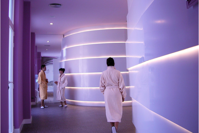 Salto en Paracaídas y Escapada con Spa y Cena en Hotel Palacio Albacete & Spa 4* (Albacete / Cuenca)