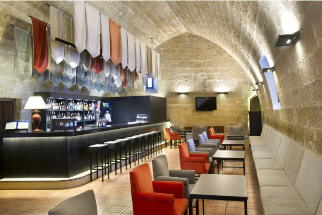 Escapada con Desayuno y Comida o Cena para dos personas en Parador de Alcañiz (Teruel)