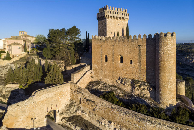 Escapada con Desayuno y Comida o Cena para dos personas en Parador de Alarcón (Cuenca)
