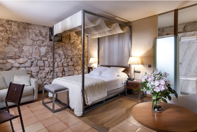 Escapada con Desayuno y Comida o Cena para dos personas en Parador de Alarcón (Cuenca)