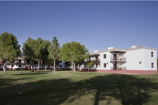 Mesa para dos: Comida o Cena para dos personas en Parador de Albacete (Albacete)
