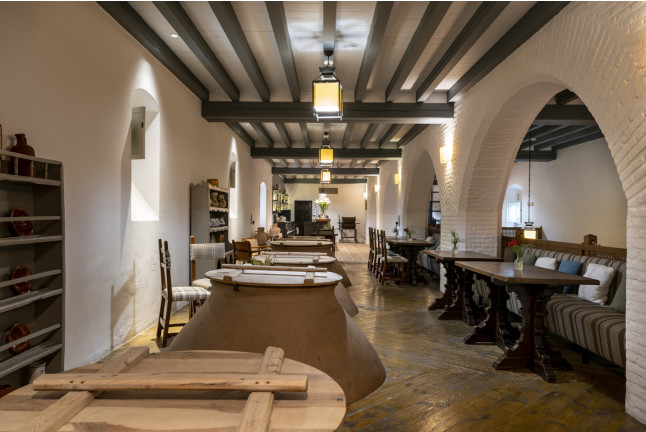 Escapada con Desayuno y Comida o Cena para dos personas en Parador de Almagro (Ciudad Real)