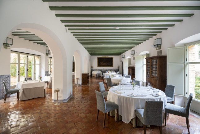Escapada con Desayuno y Comida o Cena para dos personas en Parador de Almagro (Ciudad Real)
