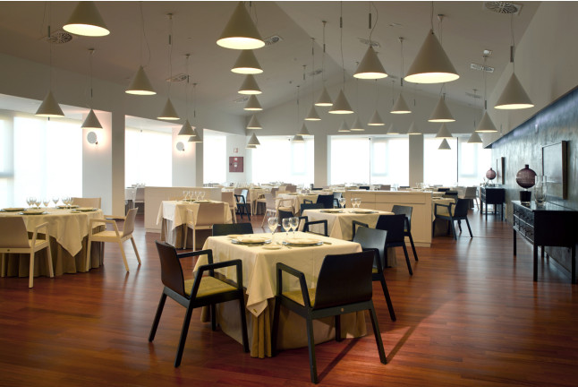 Escapada con Desayuno y Comida o Cena para dos personas en Parador de Antequera (Málaga)