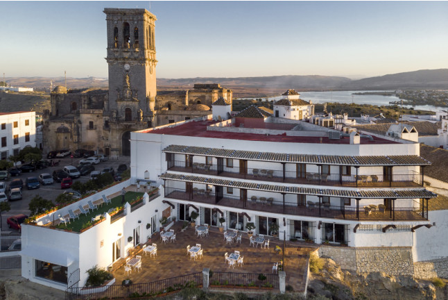 Escapada con Desayuno y Comida o Cena para dos personas en Parador de Arcos de la Frontera (Cádiz)