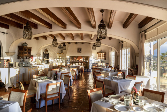 Escapada con Desayuno y Comida o Cena para dos personas en Parador de Arcos de la Frontera (Cádiz)