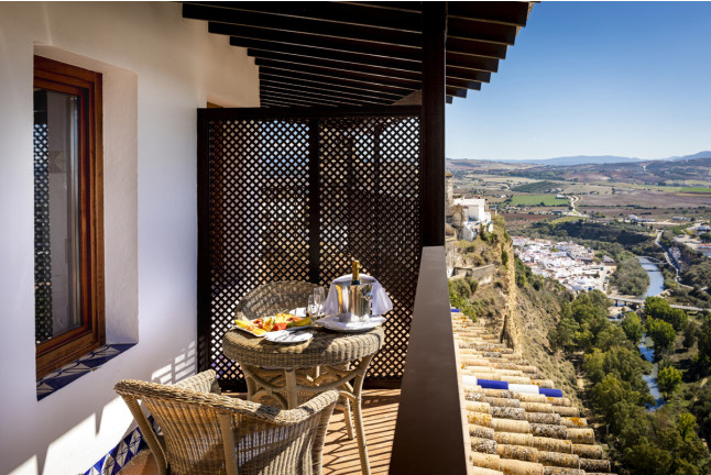 Escapada con Desayuno y Comida o Cena para dos personas en Parador de Arcos de la Frontera (Cádiz)