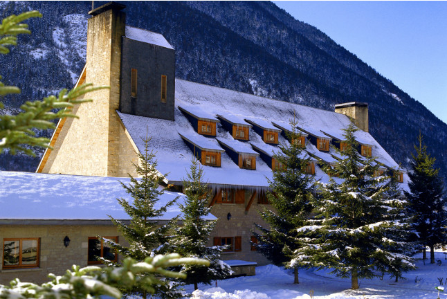 Escapada con Desayuno y Comida o Cena para dos personas en Parador de Arties (Lleida)