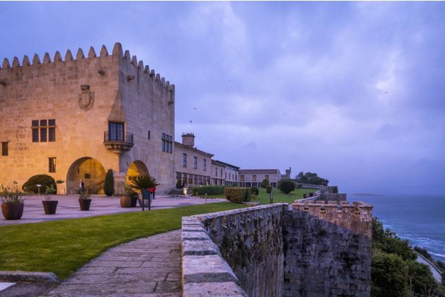 Mesa para dos: Comida o Cena para dos personas en Parador de Baiona (Pontevedra)