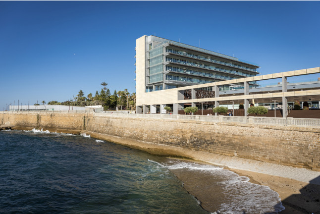 Escapada con Desayuno y Comida o Cena para dos personas en Parador de Cádiz (Cádiz)