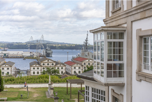 Escapada con Desayuno y Comida o Cena para dos personas en Parador de Ferrol (A Coruña)