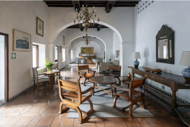 Escapada con Desayuno y Comida o Cena para dos personas en Parador de Guadalupe (Cáceres)