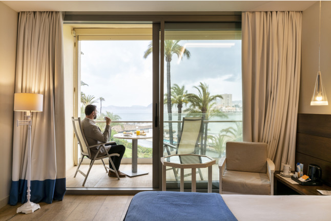 Escapada con Desayuno y Comida o Cena para dos personas en Parador de Jávea (Alicante)