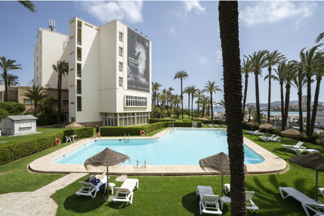 Escapada con Desayuno y Comida o Cena para dos personas en Parador de Jávea (Alicante)
