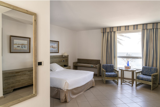 Escapada con Desayuno y Comida o Cena para dos personas en Parador de Jávea (Alicante)