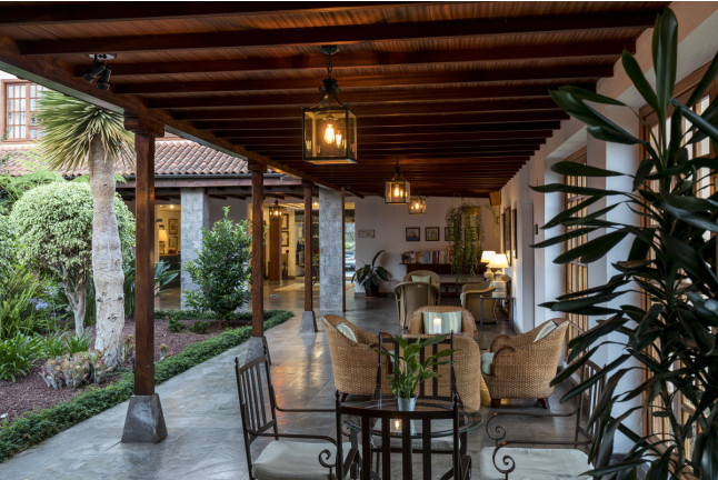 Escapada con Desayuno y Comida o Cena para dos personas en Parador de La Palma (Santa Cruz de Tenerife)