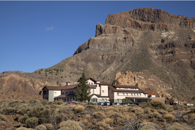 Escapada con Desayuno y Comida o Cena para dos personas en Parador de las Cañadas del Teide (Santa Cruz de Tenerife)