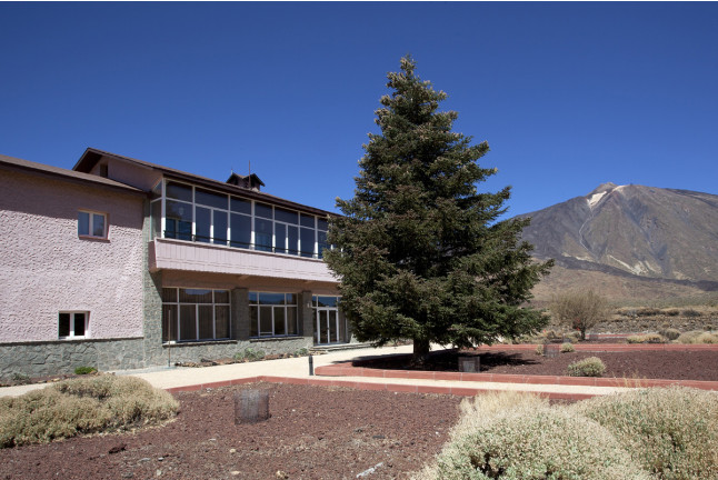 Escapada con Desayuno y Comida o Cena para dos personas en Parador de las Cañadas del Teide (Santa Cruz de Tenerife)