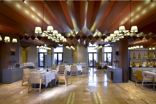 Escapada con Desayuno y Comida o Cena para dos personas en Parador de Lorca (Murcia)