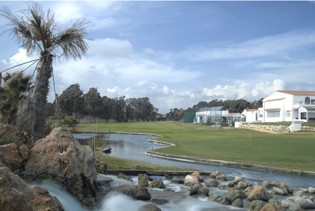Escapada con Desayuno y Comida o Cena para dos personas en Parador de Málaga Golf (Málaga) 