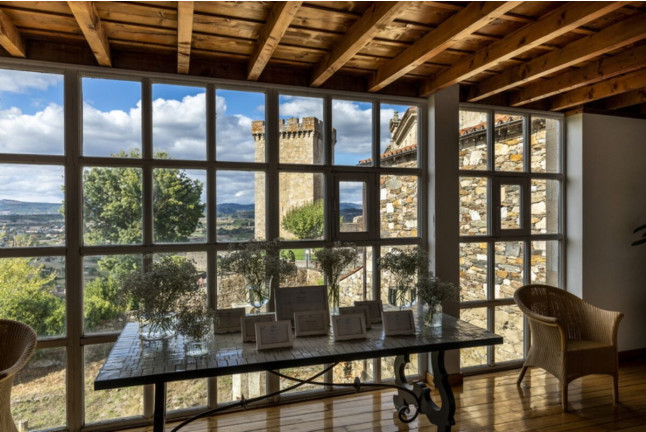 Mesa para dos: Comida o Cena para dos personas en Parador de Monforte de Lemos (Lugo)