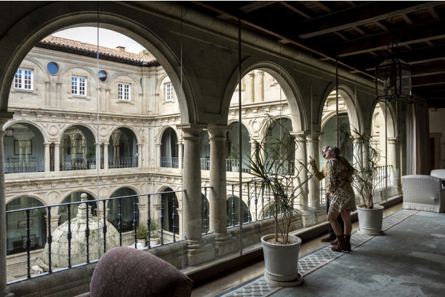 Escapada con Desayuno y Comida o Cena para dos personas en Parador de Monforte de Lemos (Lugo)