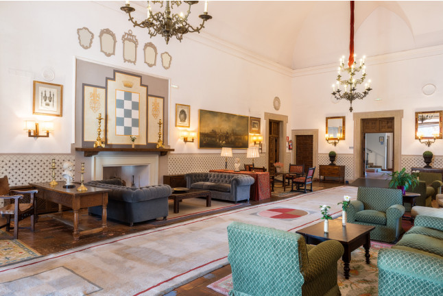Escapada con Desayuno y Comida o Cena para dos personas en Parador de Oropesa (Toledo)