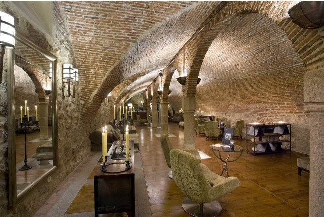 Escapada con Desayuno y Comida o Cena para dos personas en Parador de Plasencia (Cáceres)