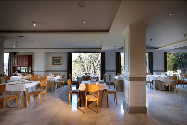 Mesa para dos: Comida o Cena para dos personas en Parador de Ronda (Málaga)