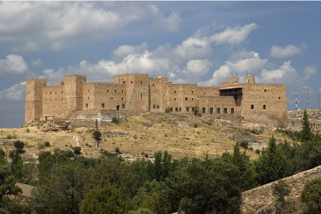 Escapada con Desayuno y Comida o Cena para dos personas en Parador de Sigüenza (Guadalajara)