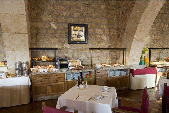 Escapada con Desayuno y Comida o Cena para dos personas en Parador de Sigüenza (Guadalajara)