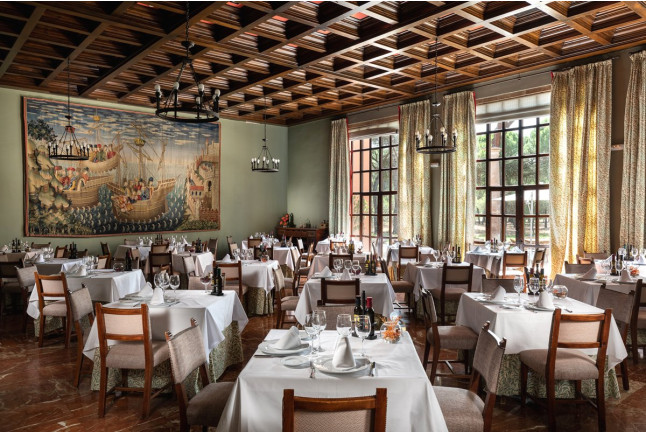 Mesa para dos: Comida o Cena para dos personas en Parador de Tordesillas (Valladolid)