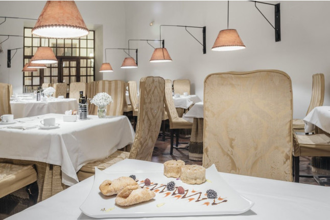 Mesa para dos: Comida o Cena para dos personas en Parador de Zafra (Badajoz)
